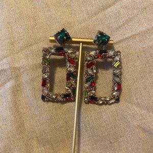 Colored square hoops